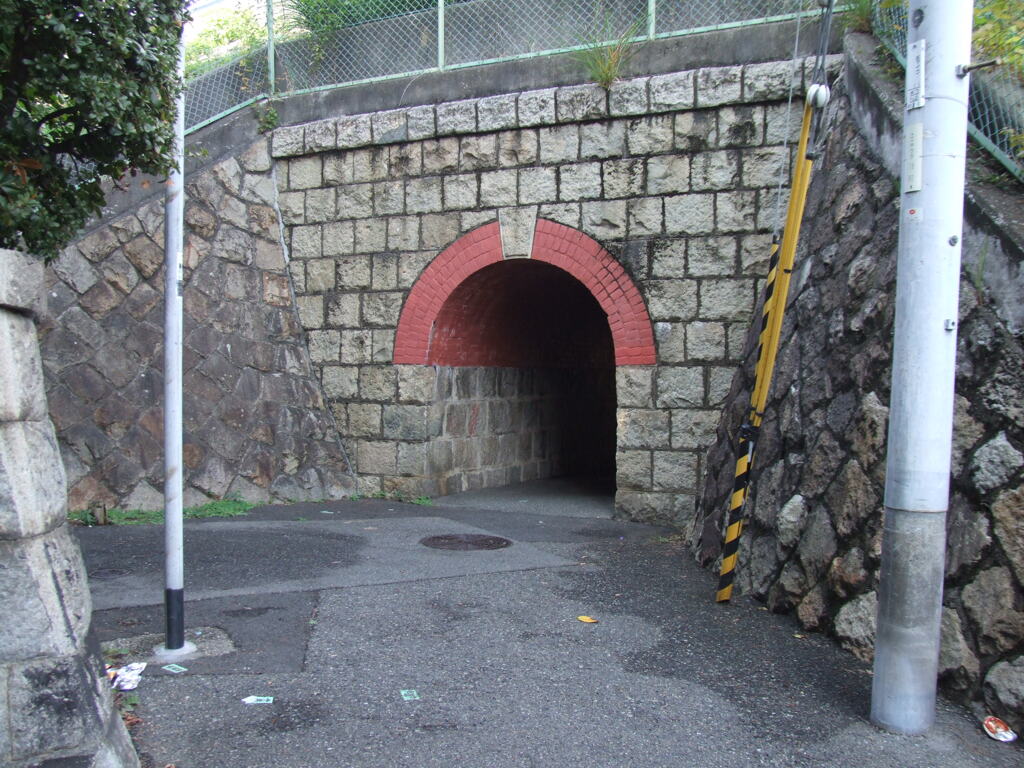 隧道  ねじりまんぽ・もどき　1
