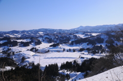 悠久の頚城山並み