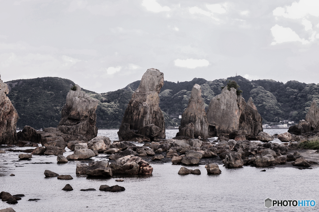 橋杭岩