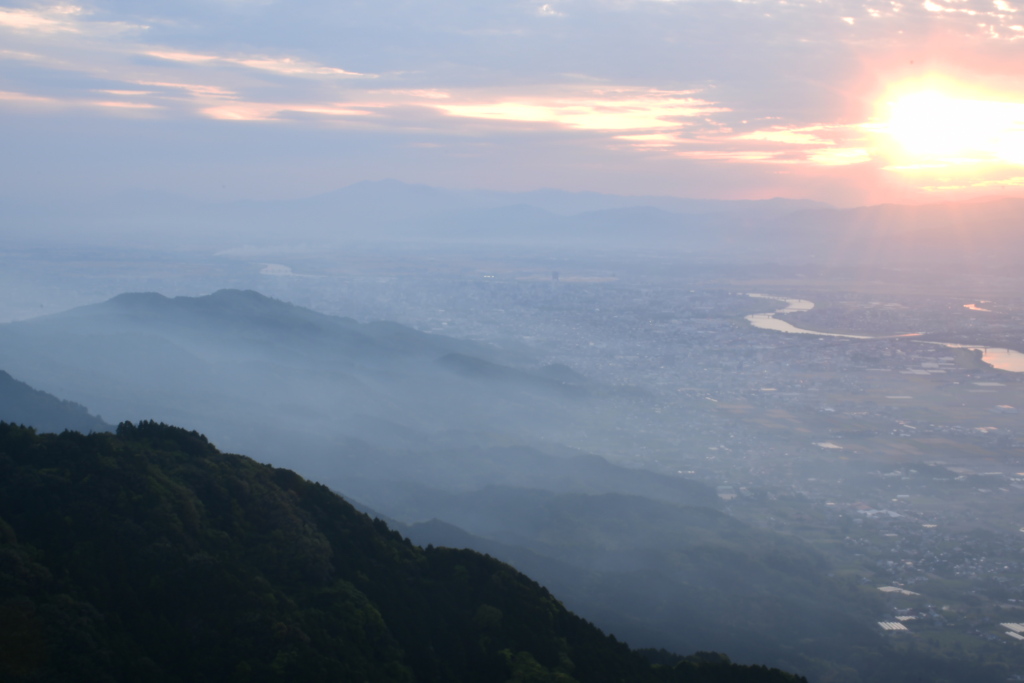 夕陽と霧
