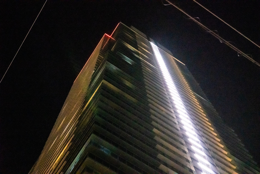 タワマンの電飾って凝ってるね2