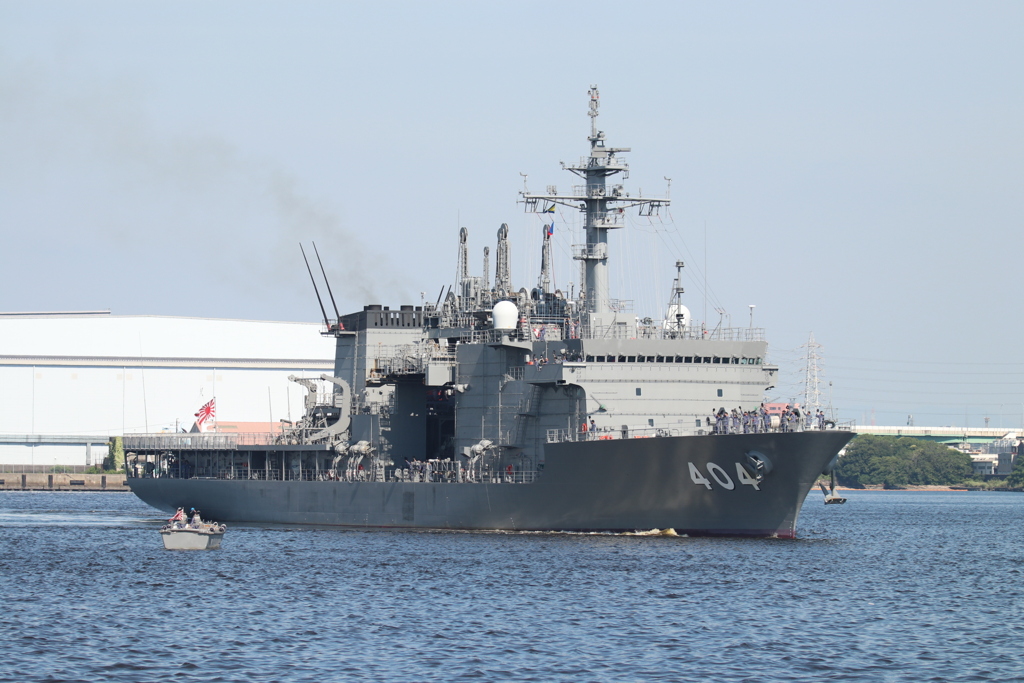 潜水艦救難艦ちよだ