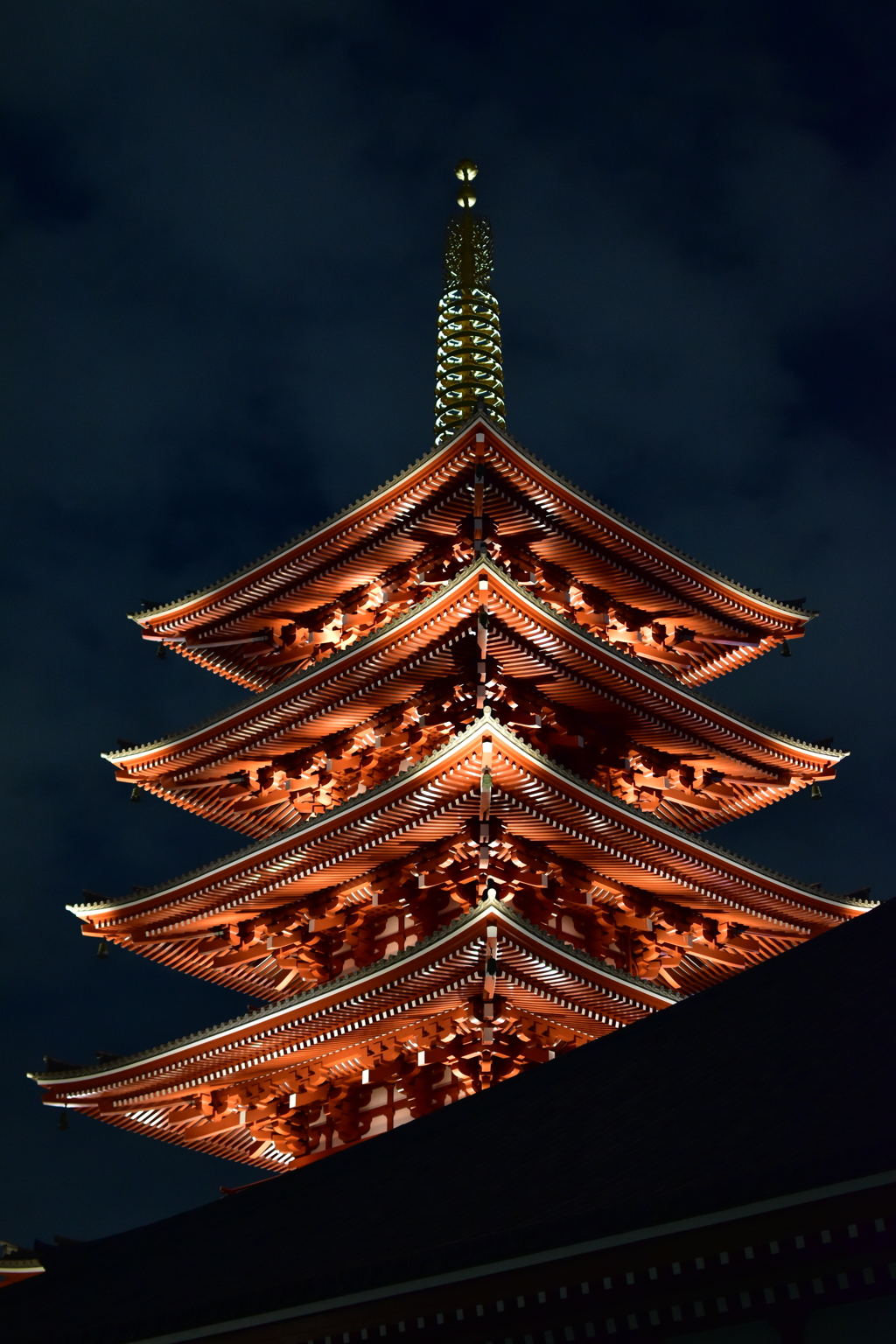 朱の塔が見えるか