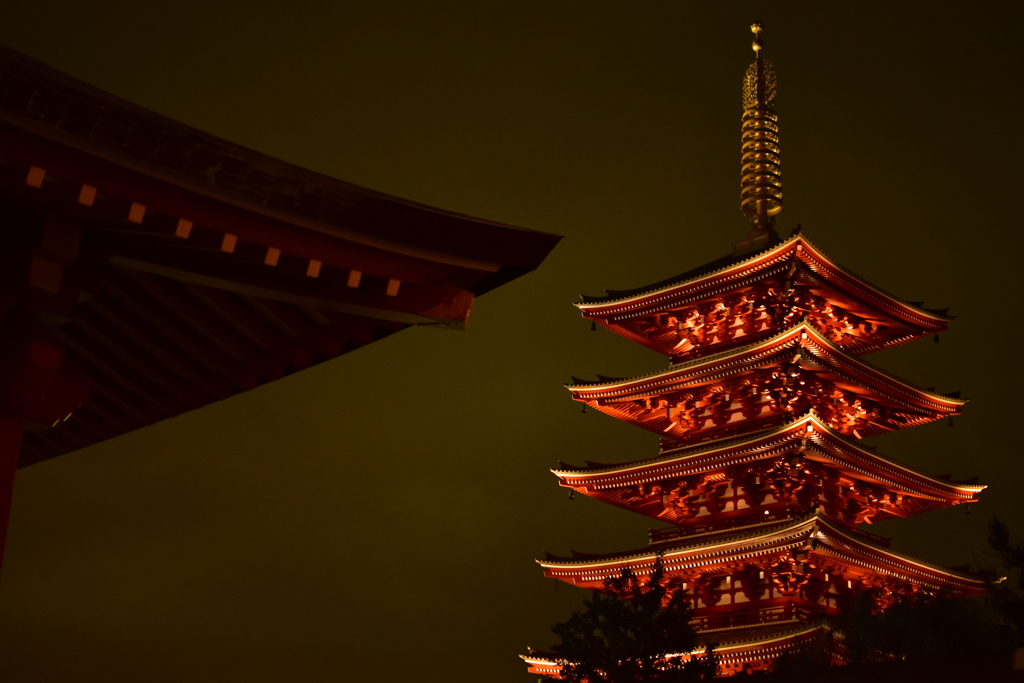 山鳩色の夜