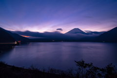 富士山　空は白み一日は始まる