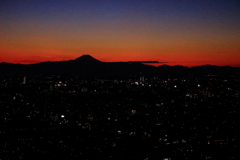 遠くに富士山‥