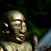 黄金色の僧