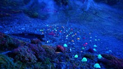 涸沢・朝のテント村