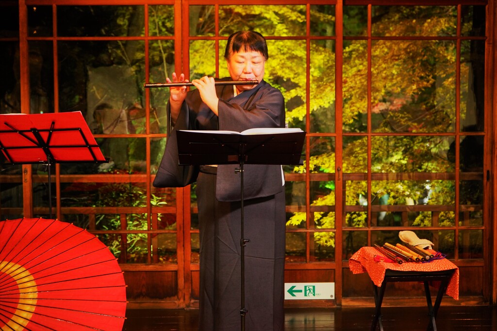 紅葉ライトアップ　篠笛コンサート