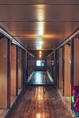 山小屋　廊下
