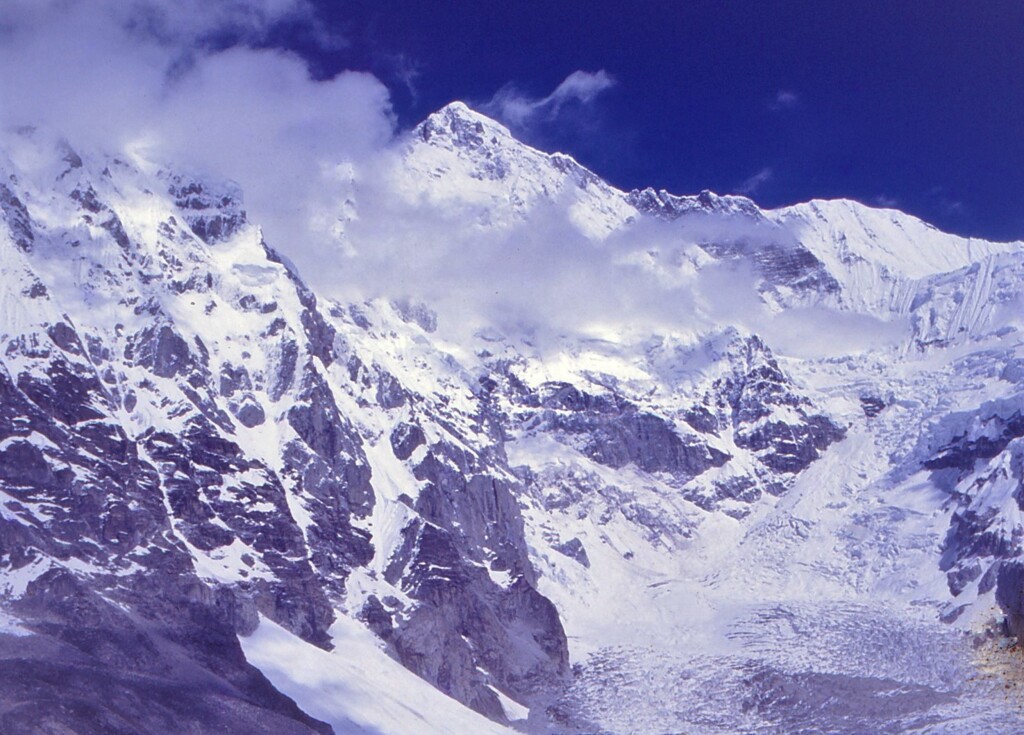 チョ・オユー（8201ｍ）1974年