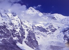 チョ・オユー（8201ｍ）1974年