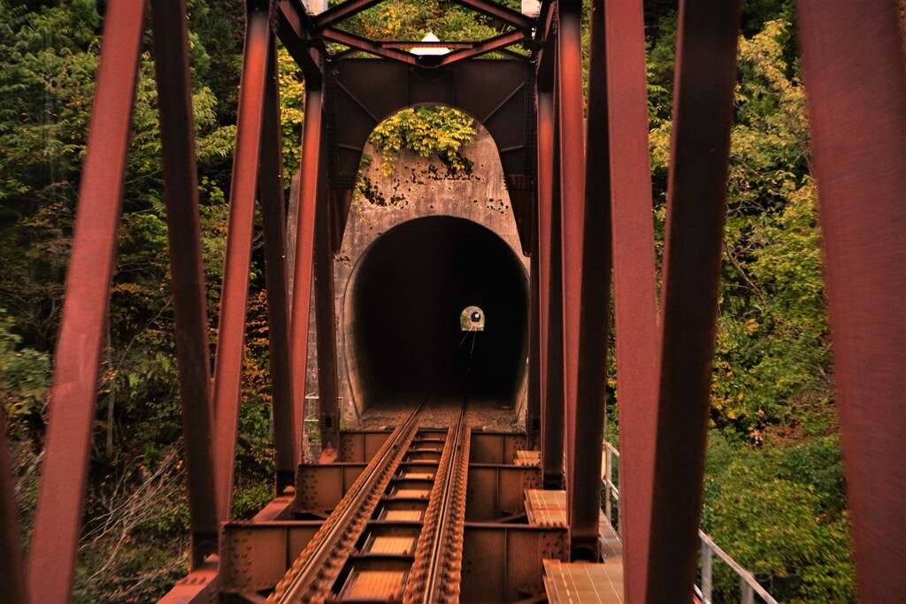 トンネルの先にまたトンネルが・・