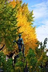 横浜　シルクモニュメントの秋