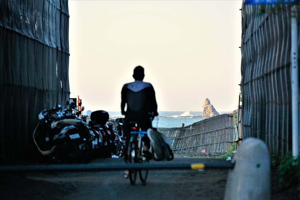 遠く「烏帽子岩」がみえる