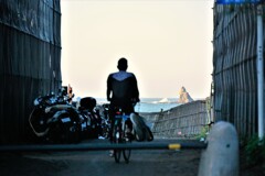 遠く「烏帽子岩」がみえる