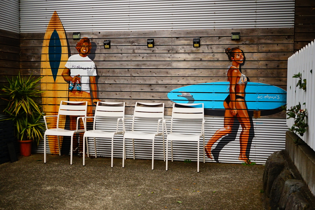 海辺のレストランへのアプローチ（茅ケ崎）