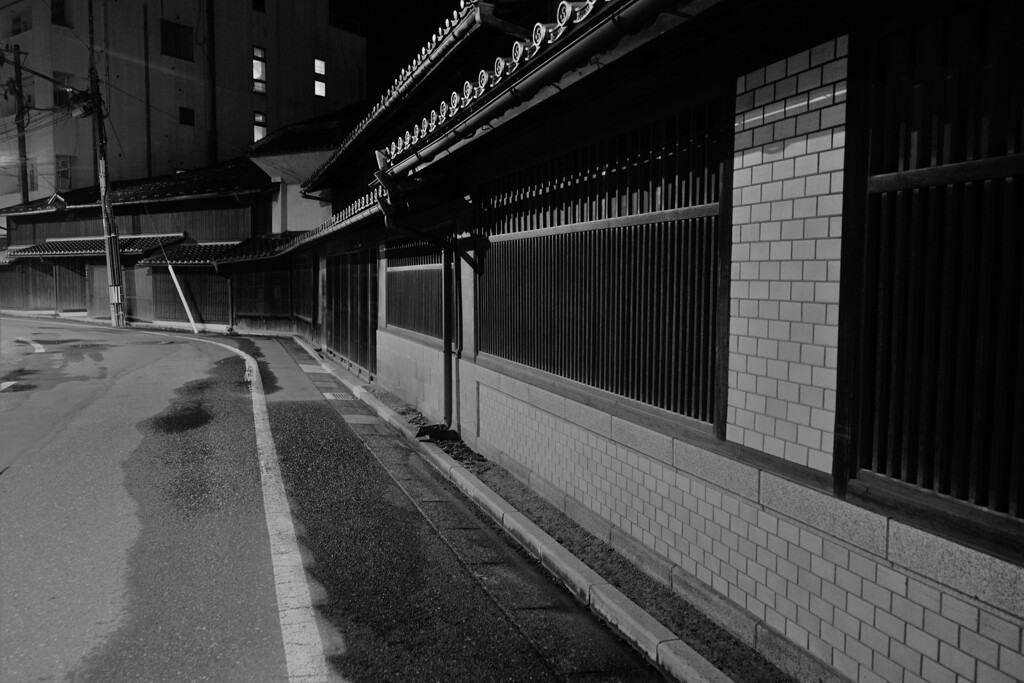 丑三つ時（午前2時から2時半頃）