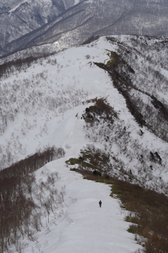 残雪の尾根