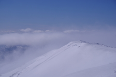 雲と雪稜