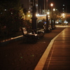 夜のベンチ