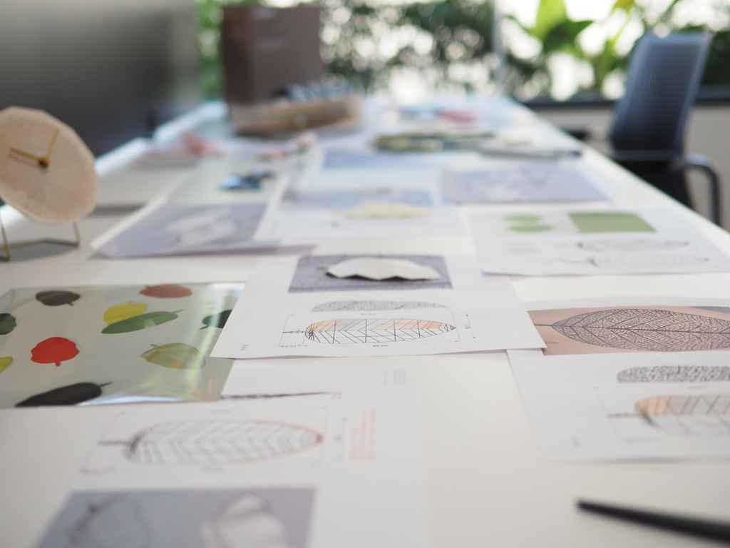 デザイナーの机（形）