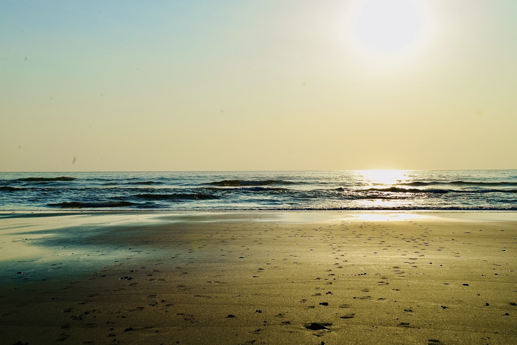 海辺の朝日