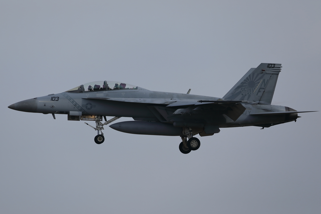厚木基地
