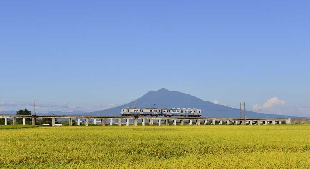 弘南鉄道と岩木山