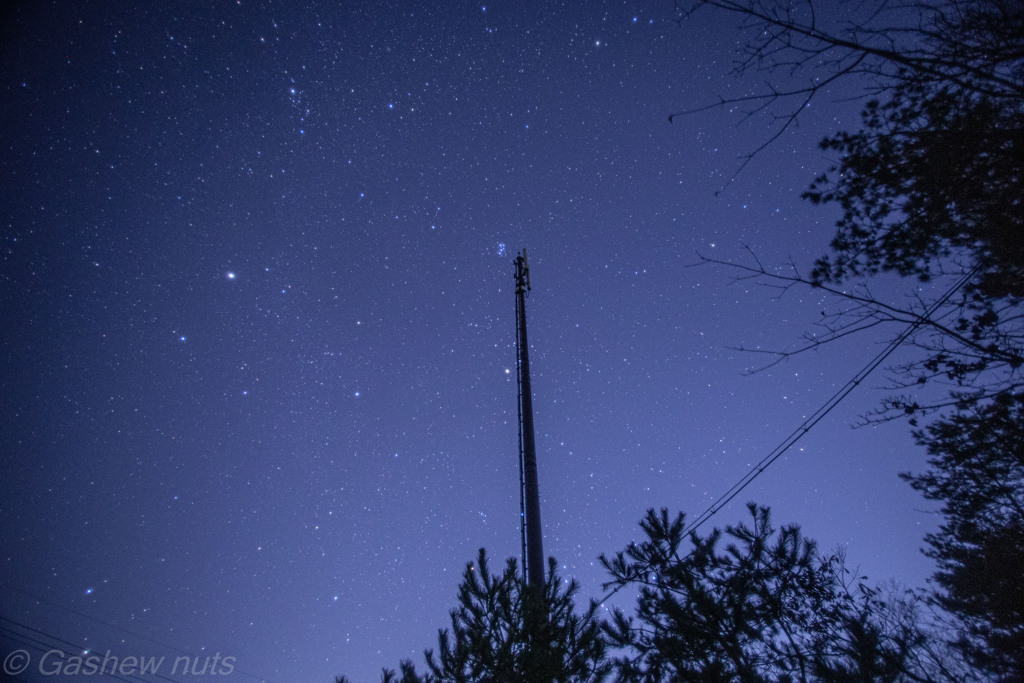 秋の夜空☆彡ポールの先っぽに輝くスバル