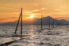 海床路に沈む夕日