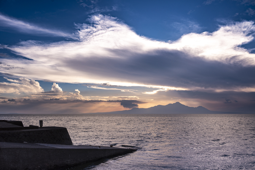 夏空と雲仙