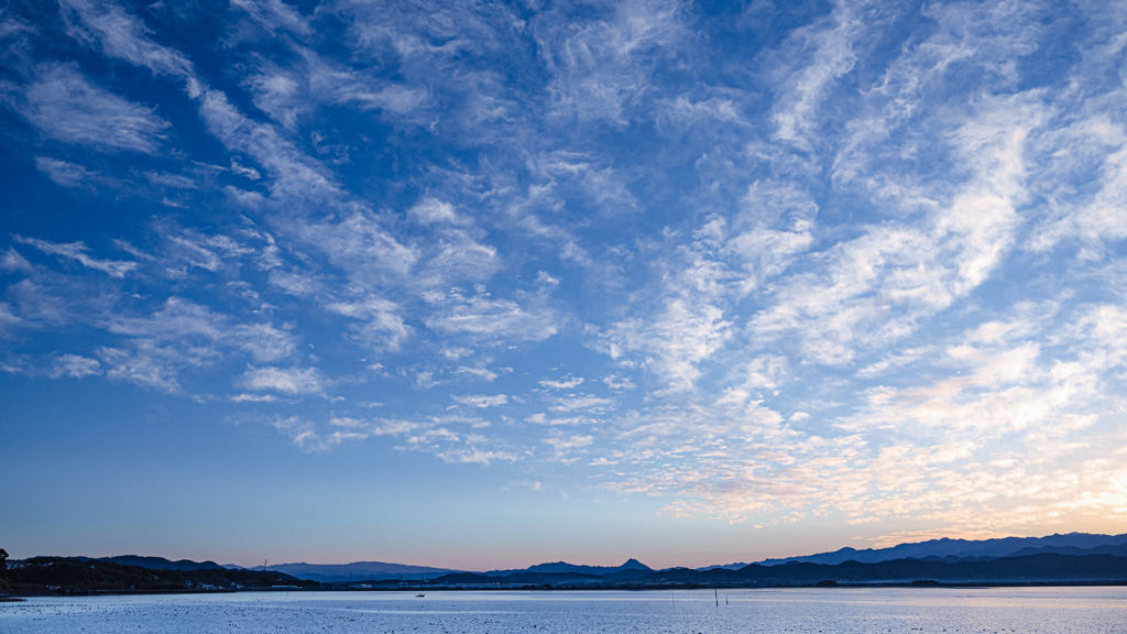 朝焼けと青い空と雲