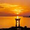 2025年12月　海の鳥居と不知火海に沈む夕日