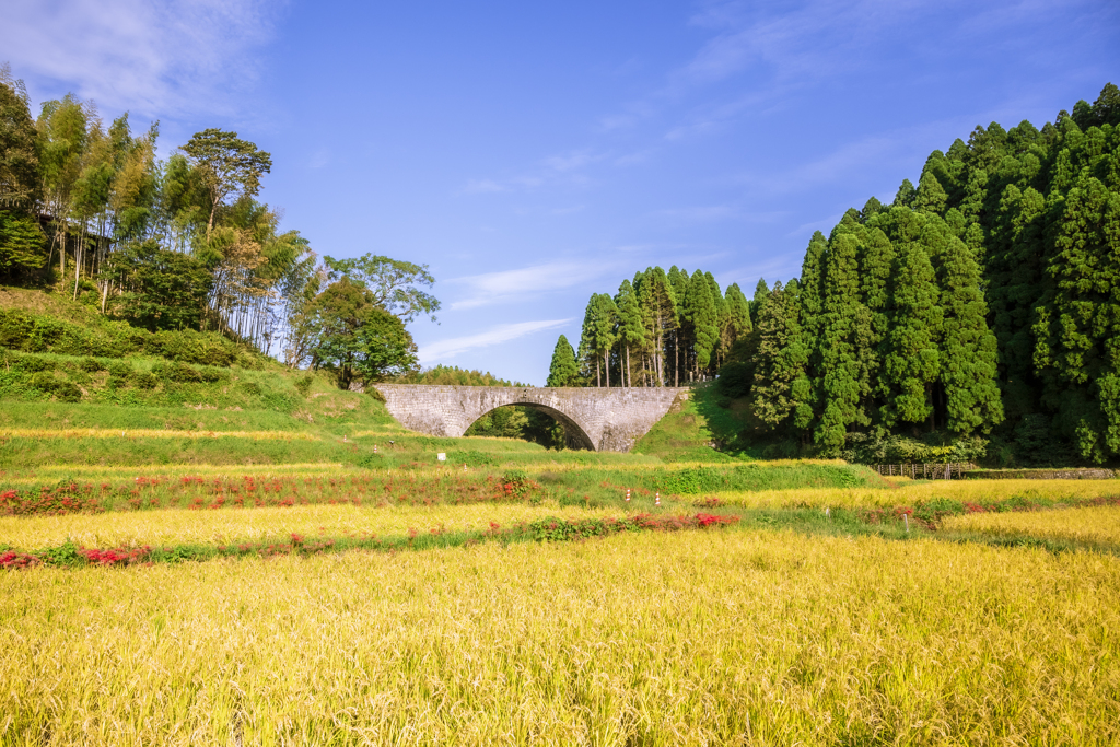 秋色と石橋