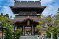 復興した阿蘇神社楼門