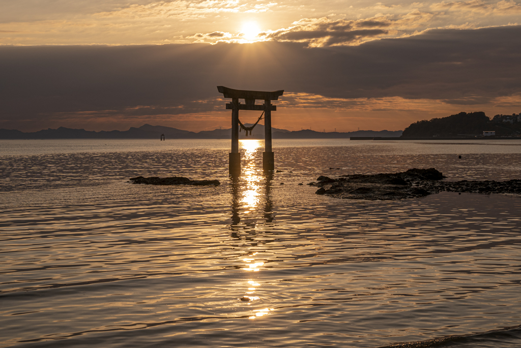 海の鳥居〜光の道