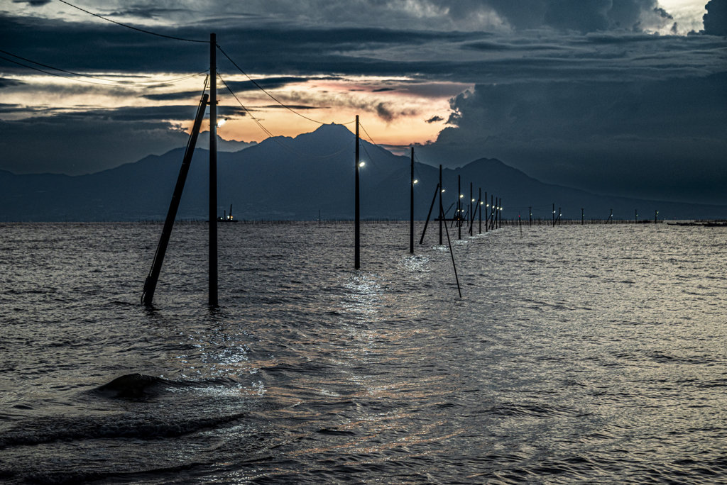 海床路に灯りが燈るころ