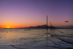 沈みゆく海の道