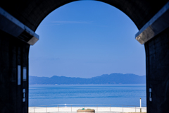 トンネルを抜けると春の海が広がっていた(^｡^)