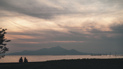 語らいの夕暮れ