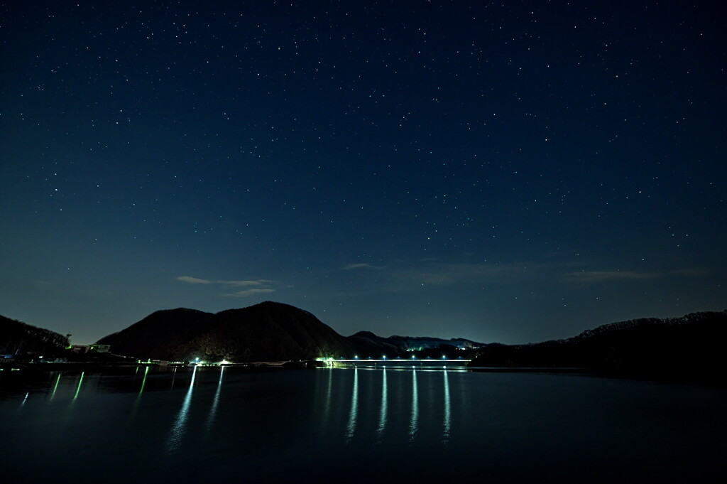 水面の夜