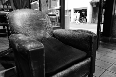 どうぞおかけください。