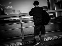 シュッとした