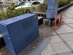 青い大きなBOX