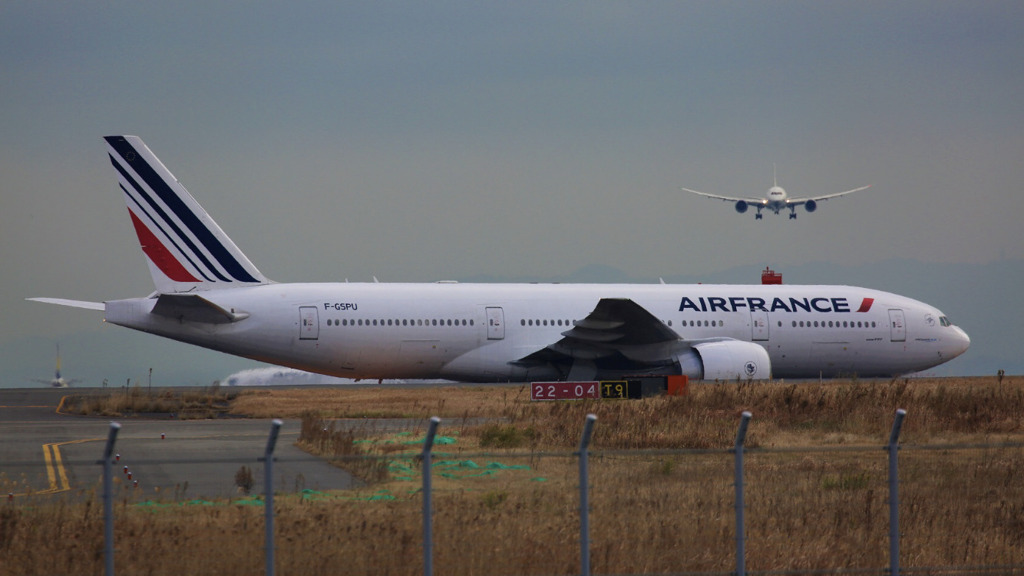 B5132053-B9F4-4C65-82B3-7EEF4E3D5349