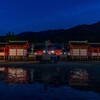 夜の宮島　厳島神社正面