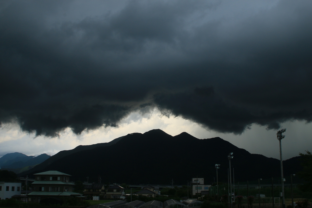 暗雲