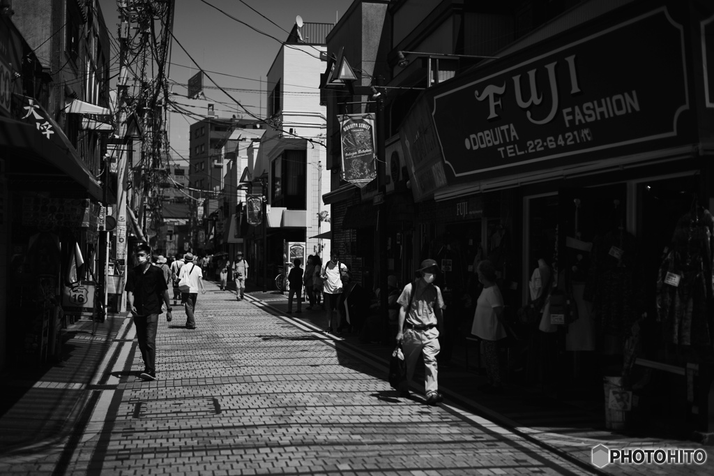 基地のある街で６