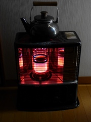 冬　石油ストーブ